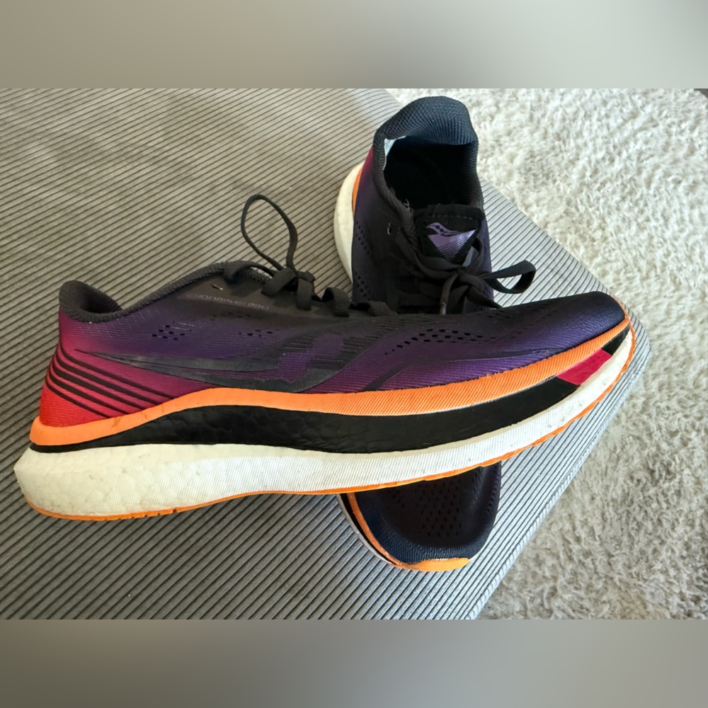 Women’s Saucony Endorphin Pro Running Shoes, hardly worn
